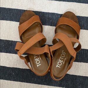 Toetos Brown Strappy Sandals